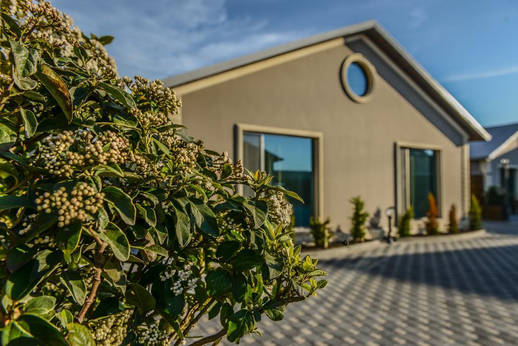 Armada Villa Hotel Zabrat Bagian luar foto